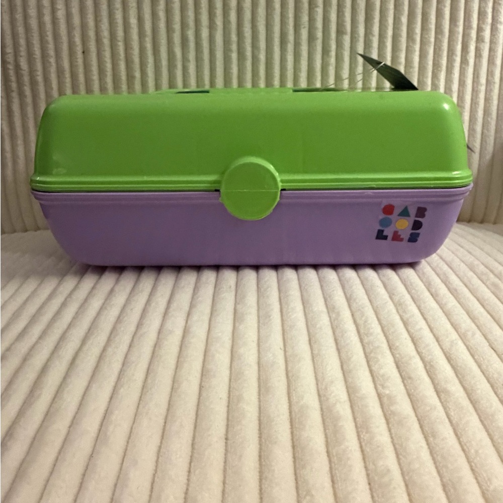 Caboodles Pretty in Petite Retro Green and Lilac Plastic Organizer Case